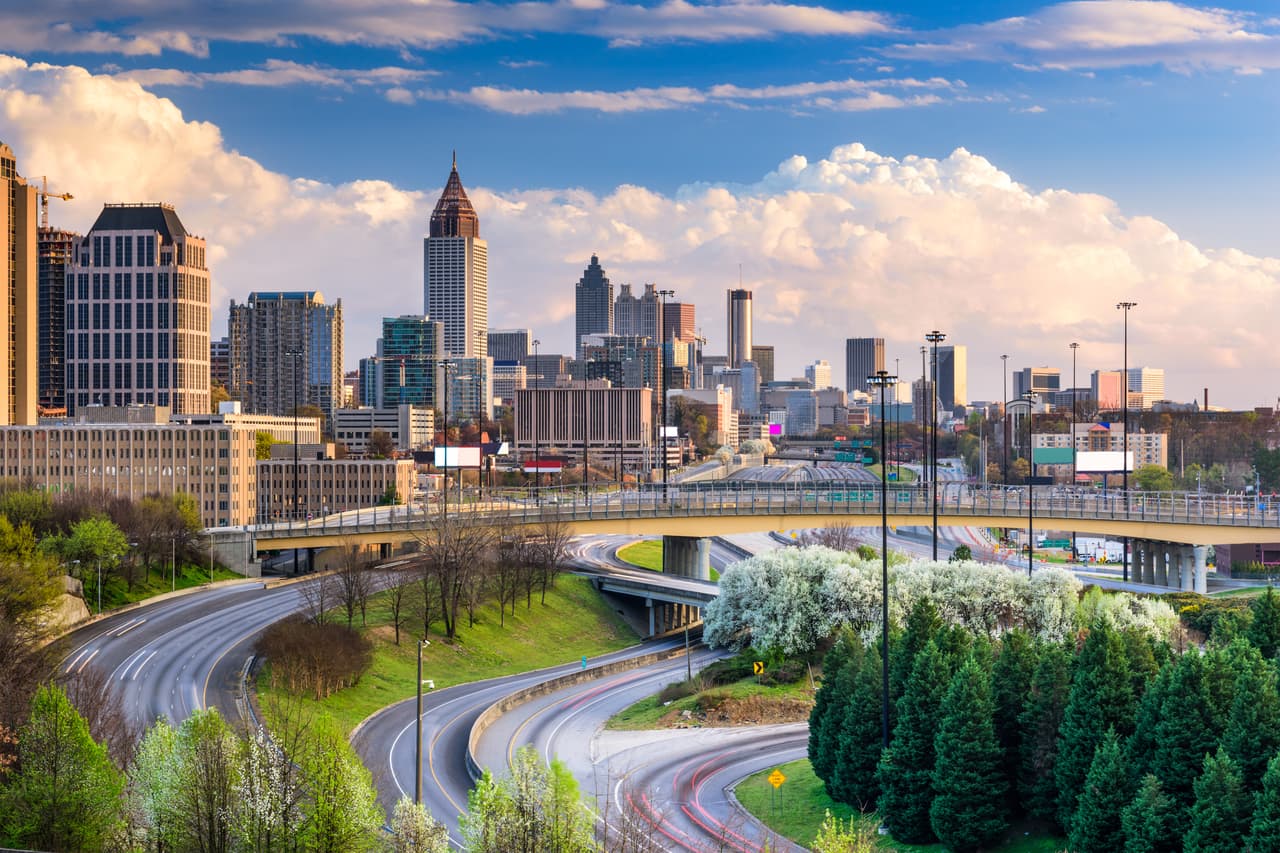 <h3 class="cms-H3-H3"><b>Atlanta, Georgia</b></h3>
<b> </b>
<br>
<br>
<b>Reducción del tráfico vehicular: </b>28%
<br>
<b>Reducción promedio en el estado de Georgia: </b>23%