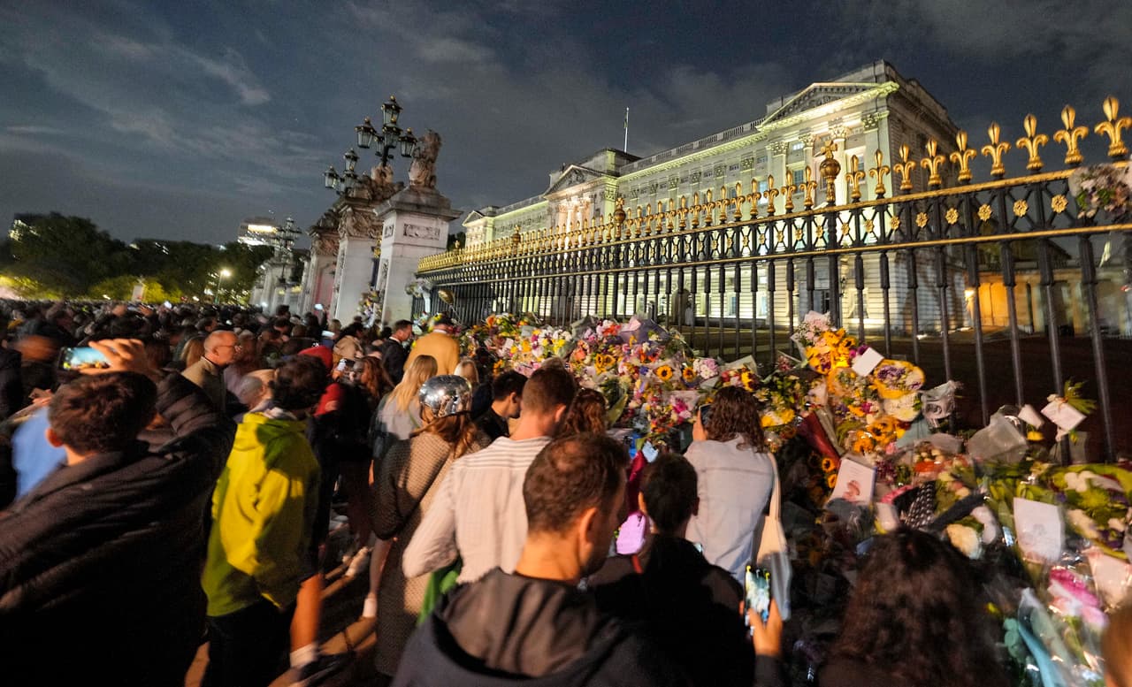 El palacio de Buckingham es uno de los valiosos activos que hereda el rey pero que en realidad pertenecen a la institución de la corona.