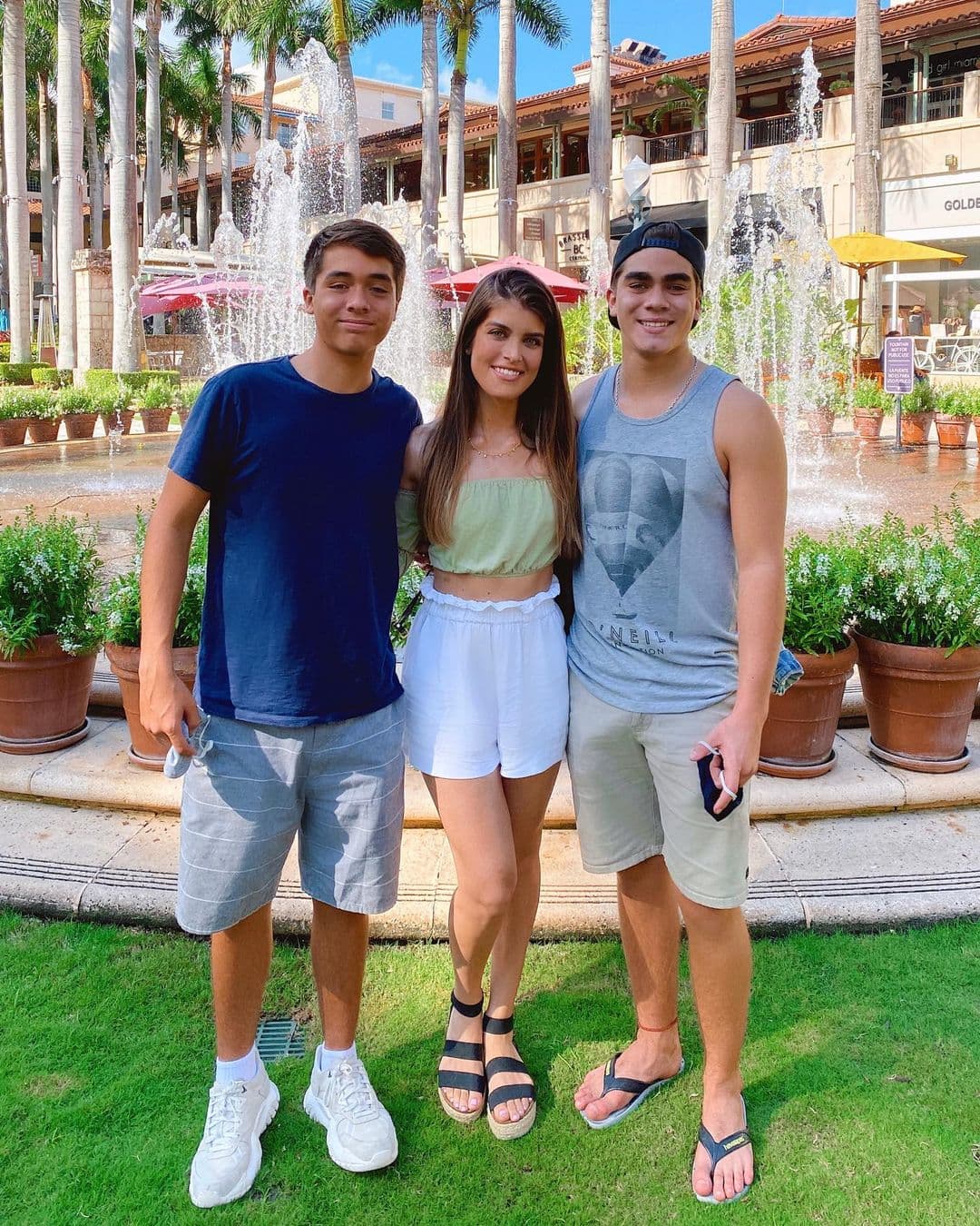 <b>La joven modelo contó que su media hermana mayor la contactó por Instagram </b>desde hace unos meses y a partir de entonces han intercambiado algunos mensajes.