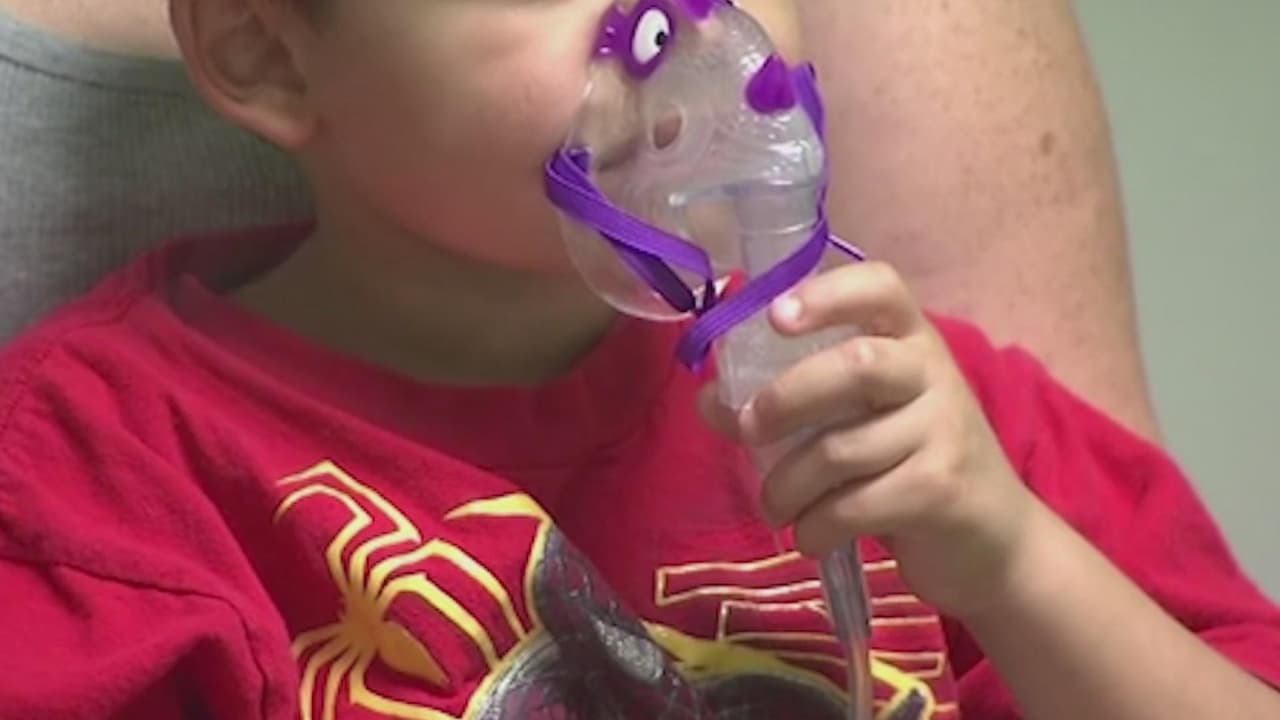 Siga estos consejos para cuidar a sus hijos de influenza y RSV en temporada de frío y Thanksgiving 