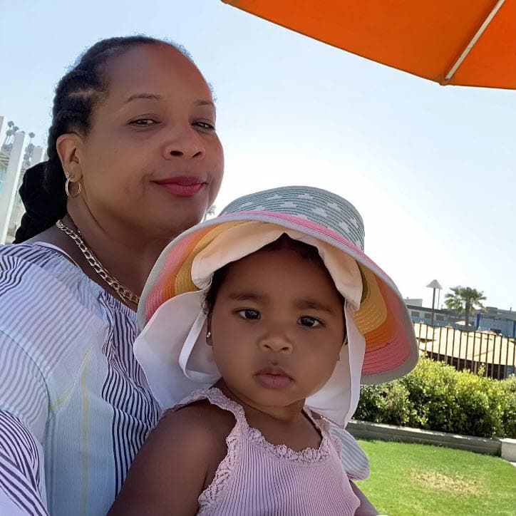 "Fuiste la madre más increíble, dedicada, devota y desinteresada y una abuela tan amorosa, amable y fabulosa. ¡Qué bendición fuiste para tu familia!".
<br>