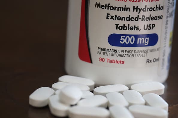 Riesgo de defectos congénitos se eleva si el padre toma este popular medicamento contra la diabetes antes de la concepción