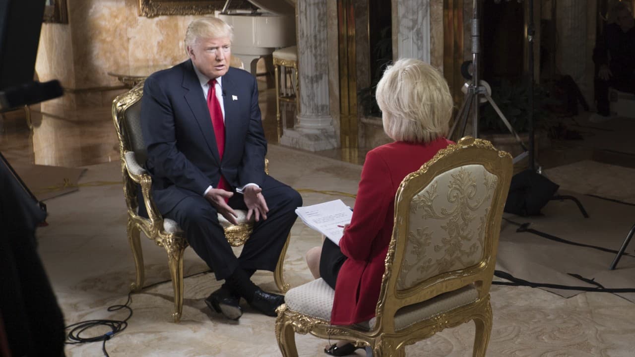 Donald Trump dice que es prioridad deportar hasta tres millones de indocumentados con antecedentes criminales