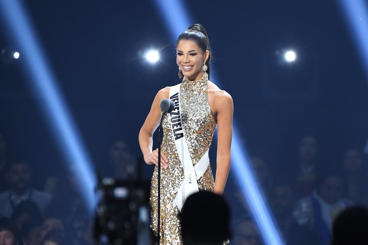 La representante de Venezuela, Thalia Olvino, entró en el grupo de las 20 semifinalistas, pero tampoco avanzó.