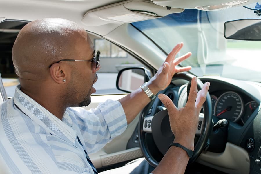 <b>Se paciente en el camino</b>
<br>Finalmente debes tener paciencia al conducir, sobre todo en momentos de congestión vehicular. 
<b>Prepárate para sufrir retrasos</b>, atascos, lidiar con conductores erráticos, molestos o con poca experiencia. Si quieres evitar las filas o molestias en el camino procura salir con anticipación y/o en momentos donde exista poca cargar vehicular.
