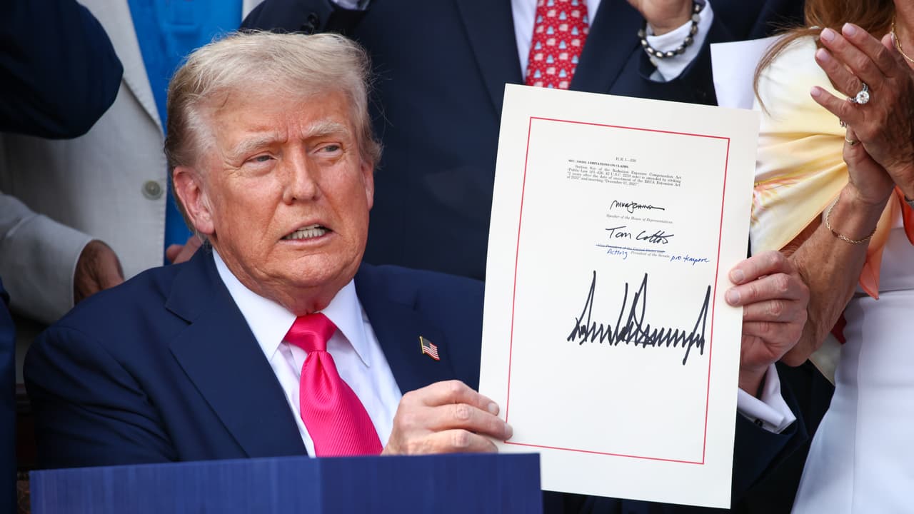¿Cómo la ley fiscal de Trump impactaría a Illinois? Esto advierten congresistas y grupos comunitarios