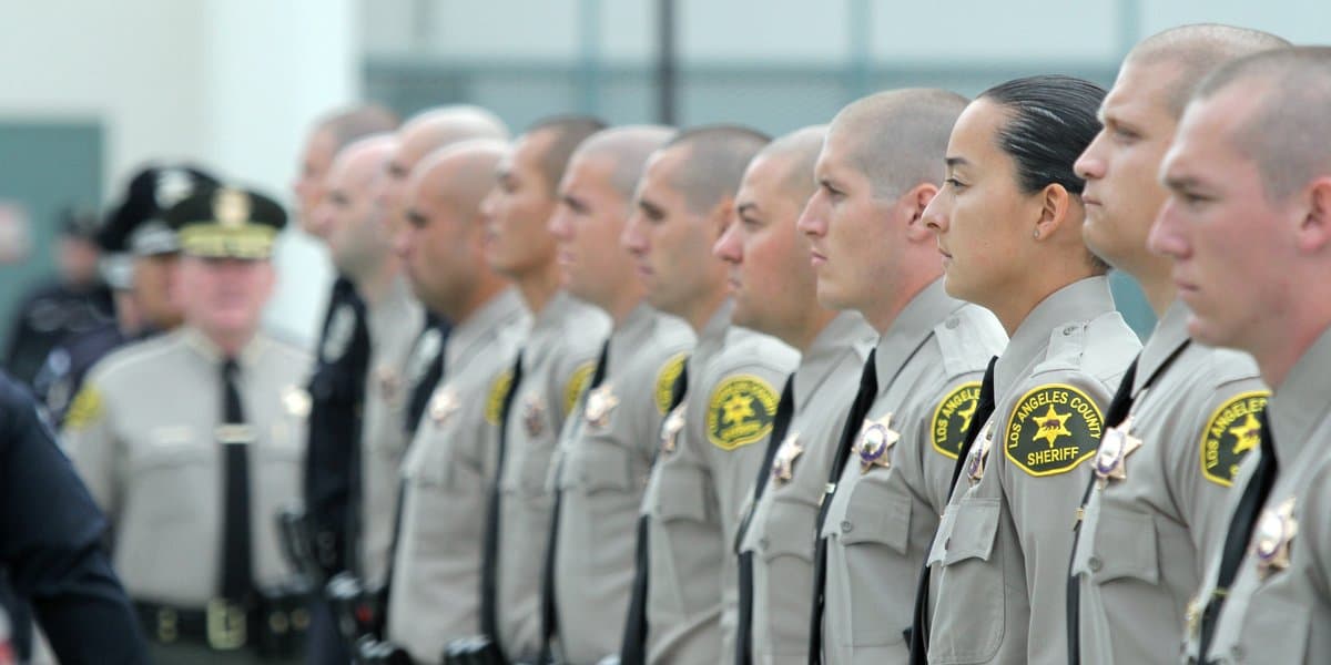 "ISIS cobrará venganza hoy", la amenaza a policías en California de un hombre que ahora enfrenta 5 años de prisión 