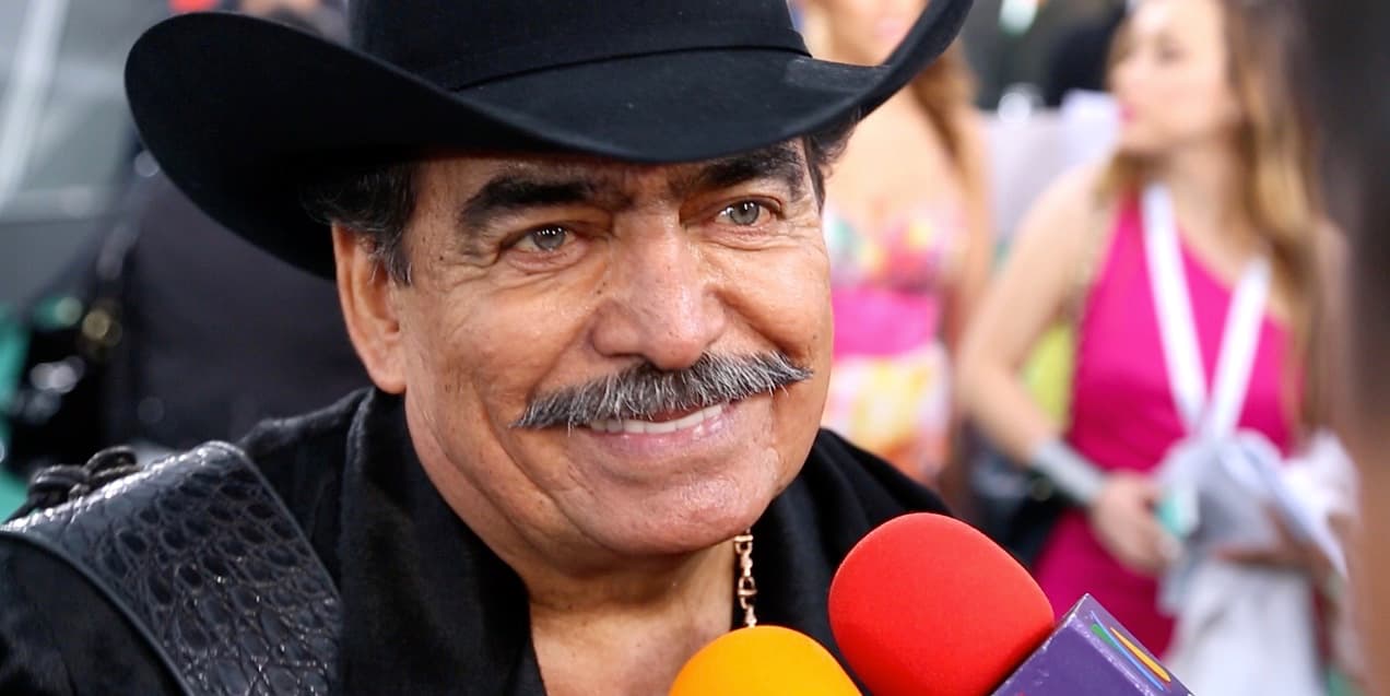Aún con la tragedia muy presente, el cantante ofreció una conferencia de prensa para limpiar el nombre de su familia. "Esto no es un ajuste de cuentas por pendejadas. ¿Que si soy narcotraficante? No, no soy narcotraficante", dijo molesto según archivos de la revista 
<a href="http://peopleenespanol.com/article/joan-sebastian-no-soy-narcotraficante/">People en Español</a>.
