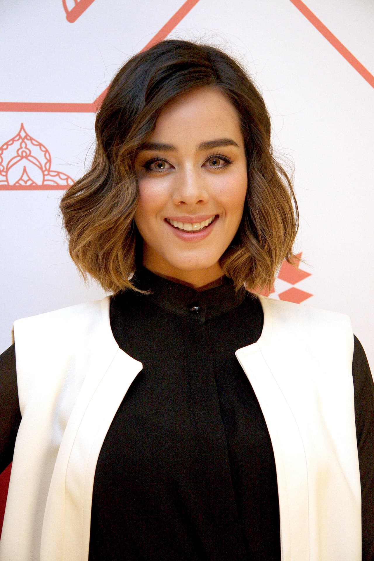 La actriz 
<b>Esmeralda Pimentel</b> también se suma a esta lista. En septiembre de este año, la actriz de ‘La vecina’ 
<a href="https://www.instagram.com/p/CUNubiqrBSk/" target="_blank">publicó en su cuenta de Instagram</a> un par de fotografías en ropa interior, en las cuales se apreciaban las estrías de sus pompas.