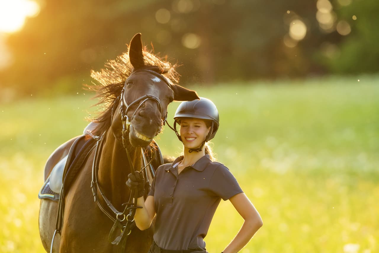 <b>‘Esa estuvo buena’</b>
<br>
<br>“Esta foto fue tomada por accidente cuando retrataba a mi ex novia con su amada yegua. Agradezco a la mosca que se posó en la nariz del caballo”, bromeó el fotógrafo.
<br>