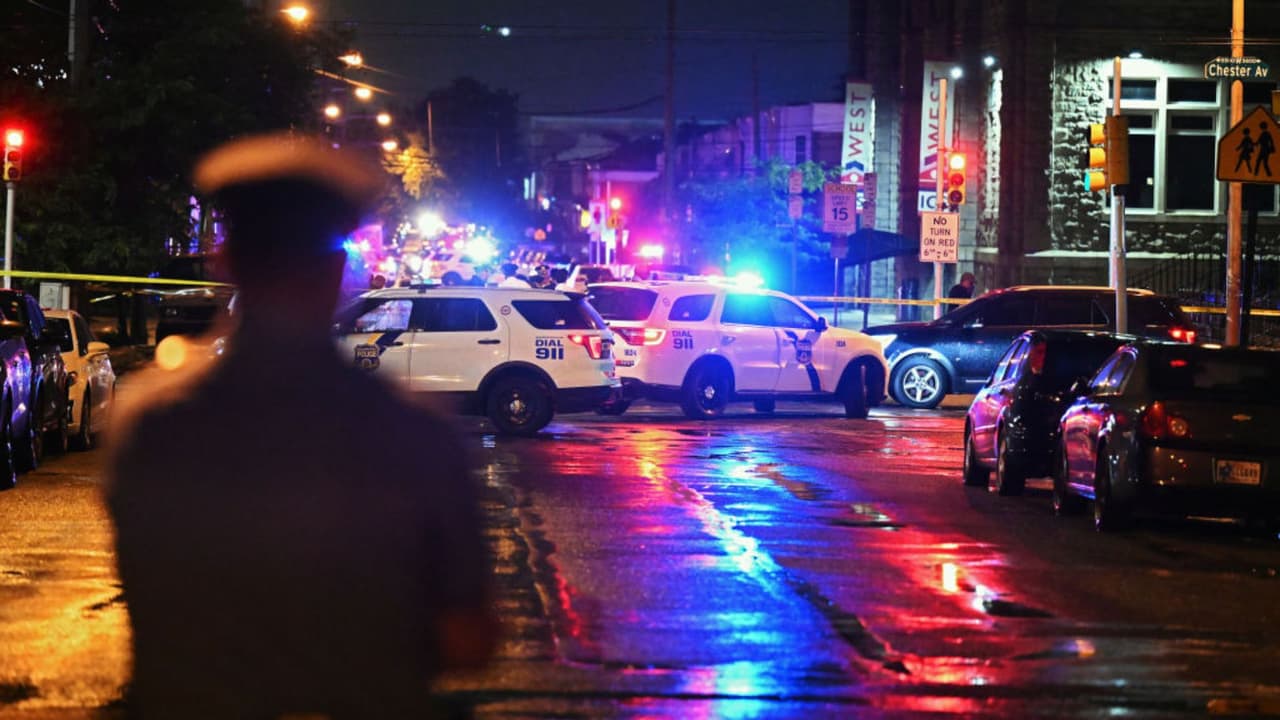 Huye de un accidente, se atrinchera por horas y cae abatido por la policía en Montgomery