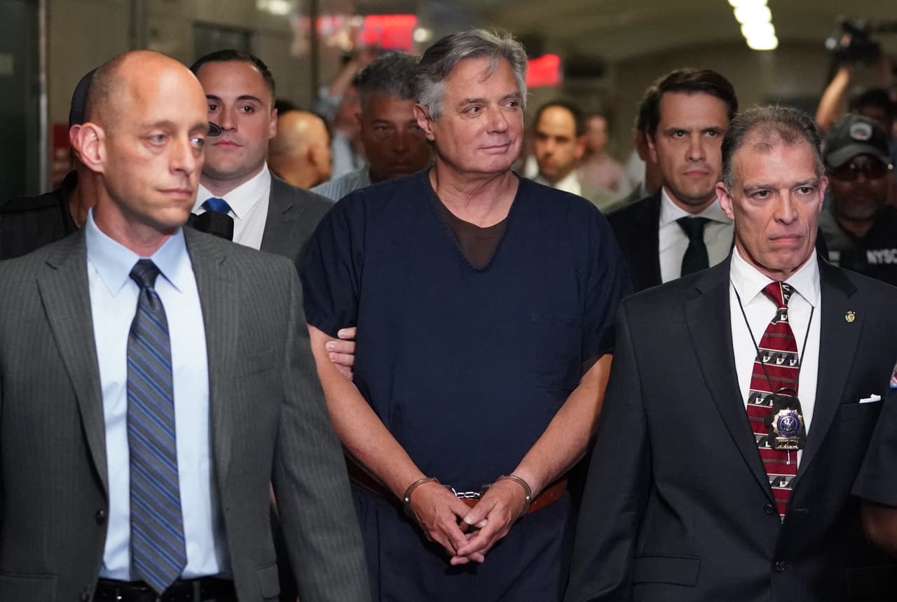 Trump concede más indultos, incluyendo a sus aliados Stone y Manafort y al padre de su yerno Kushner