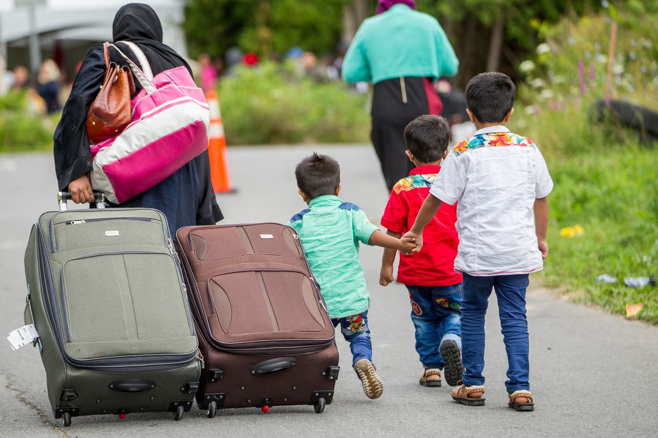 Gobierno de EEUU lleva a cabo deportaciones aceleradas de indocumentados en la frontera con Canadá