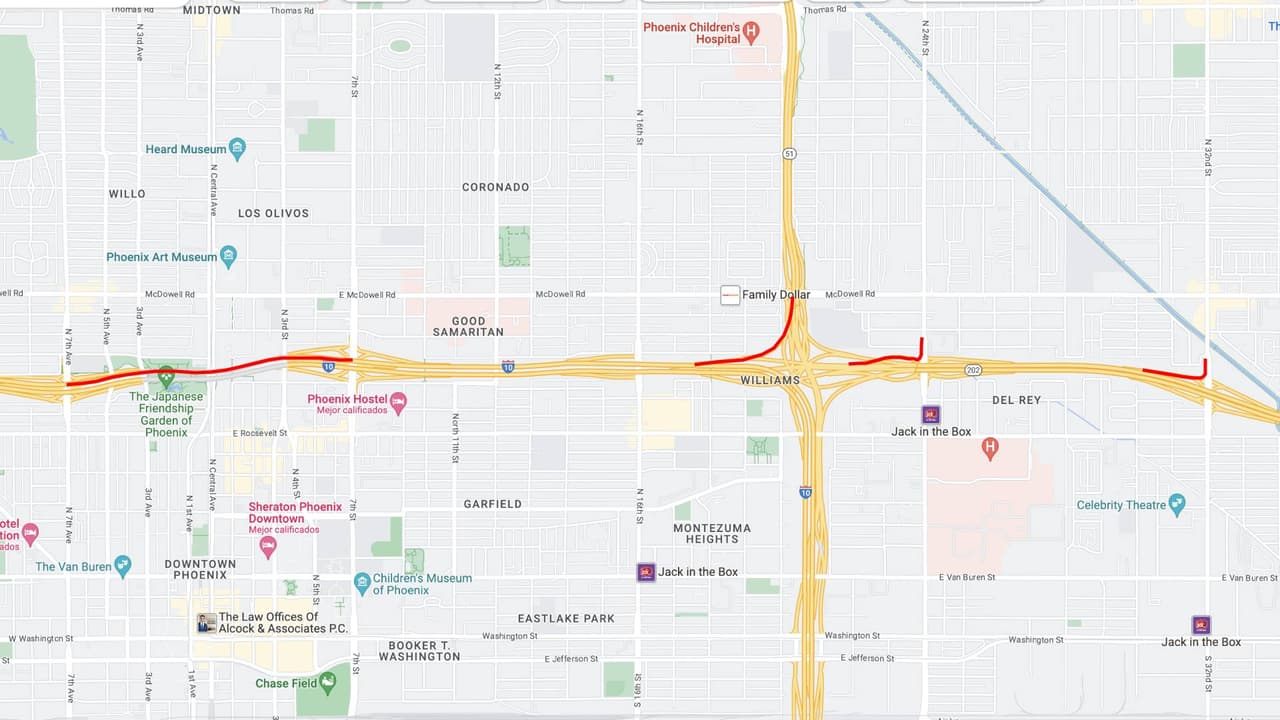 <b>I-10 oeste</b>
<br>La I-10 en dirección oeste cerrará entre Seventh Street y Seventh Avenue al norte del centro de Phoenix, desde las 10 p.m. del viernes, hasta las 10 a. m. del domingo.
<br>
<br>Las rampas de la SR 51 en dirección sur, y del Loop 202 en dirección oeste hacia la I-10 estarán cerradas, al igual que la rampa de entrada a la I-10 en dirección oeste.
<br>
<br>También las rampas de acceso al Loop 202 en dirección oeste en las calles 32 y 24 estarán cerradas. 
<br>
<br>
<b>Rutas alternas</b>
<br>Considere utilizar la I-17 en dirección norte, comenzando en el intercambio “Split” cerca del aeropuerto Sky Harbor, para llegar a la I-10 más allá del cierre. 
<br>
<br>Los conductores que salen de la I-10 en dirección oeste por Seventh Street pueden usar McDowell Road o Van Buren Street en dirección oeste hasta Seventh Avenue.
