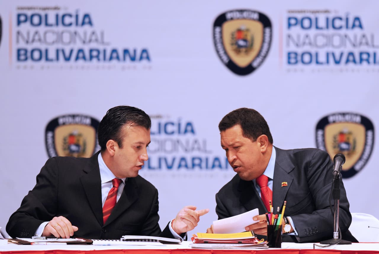 Durante su gestión como ministro de Interior y Justicia de Hugo Chávez, en diciembre de 2009, Tarek El Aissami creó el Servicio Bolivariano de Inteligencia (Sebin) que pasó a sustituir a la policía política conocida hasta entonces como Disip.