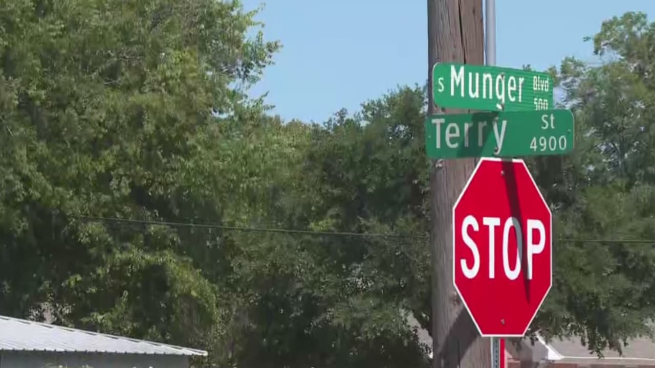 Una mujer muere atropellada en Dallas por un conductor que se fue de la escena sin prestarle ayuda
