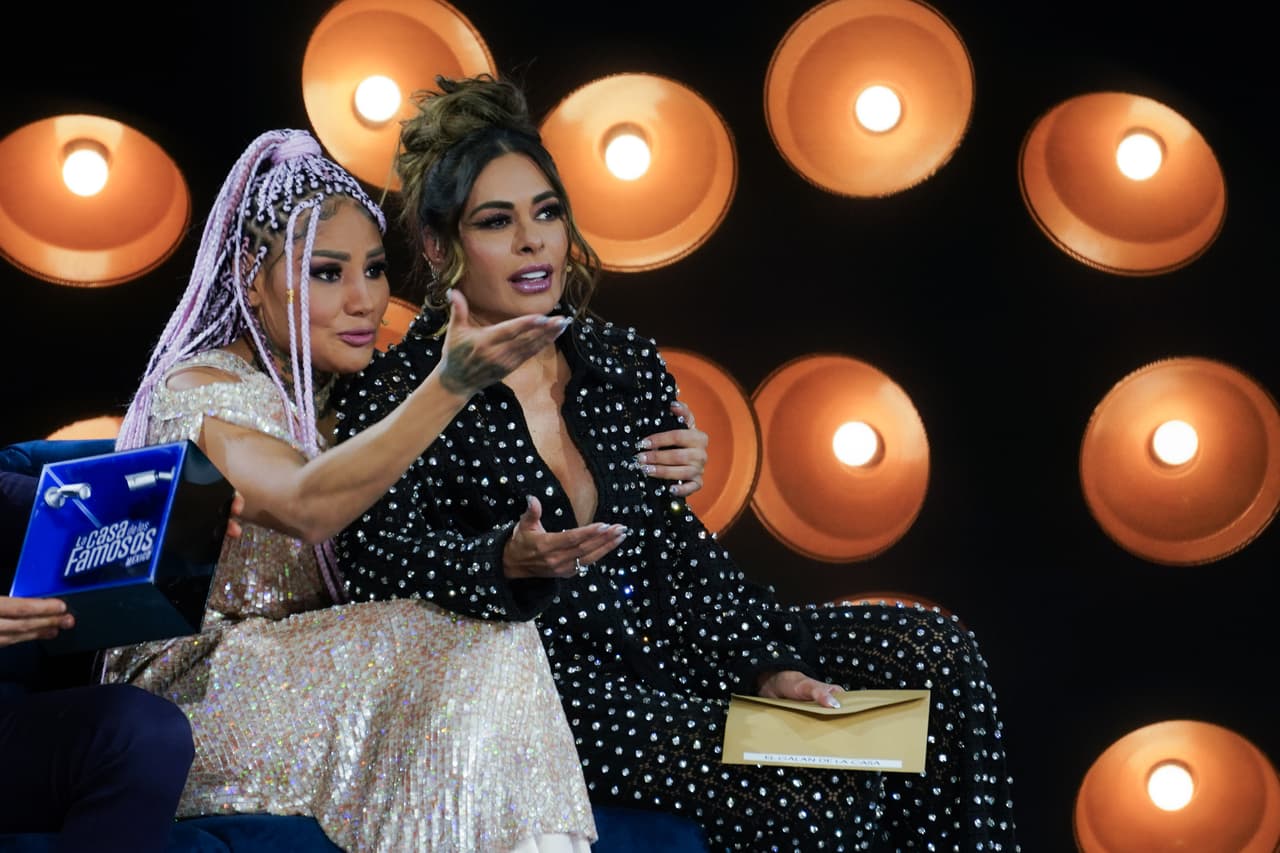 Por un momento 'La Barby' discutió a distancia con Poncho de Nigris, pues este comenzó a molestarla por las frases que ella decía en el reality y Galilea fue la mediadora.