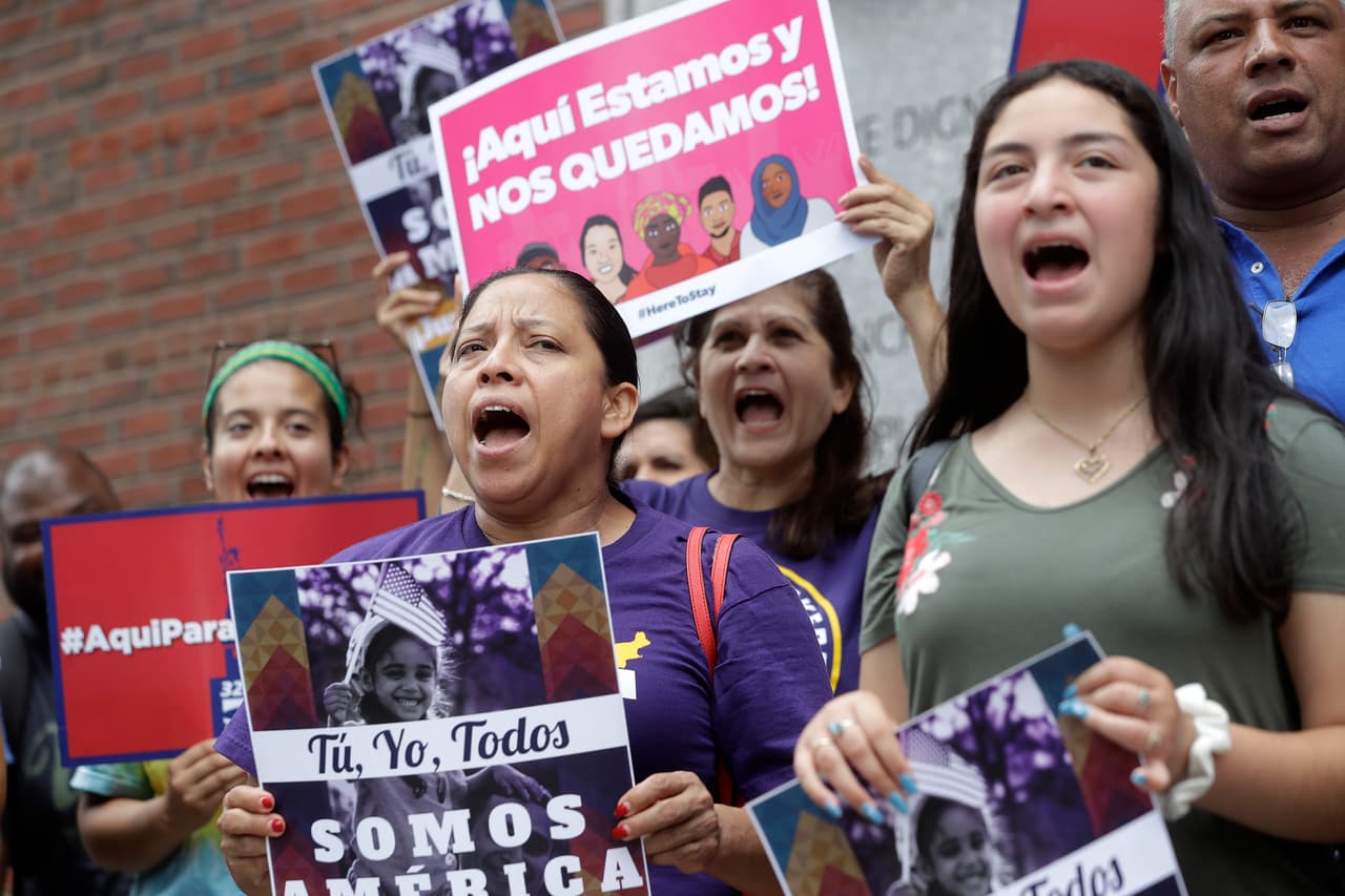 Estudio recomienda otorgar la 'green card' a los 400,000 indocumentados protegidos por el TPS