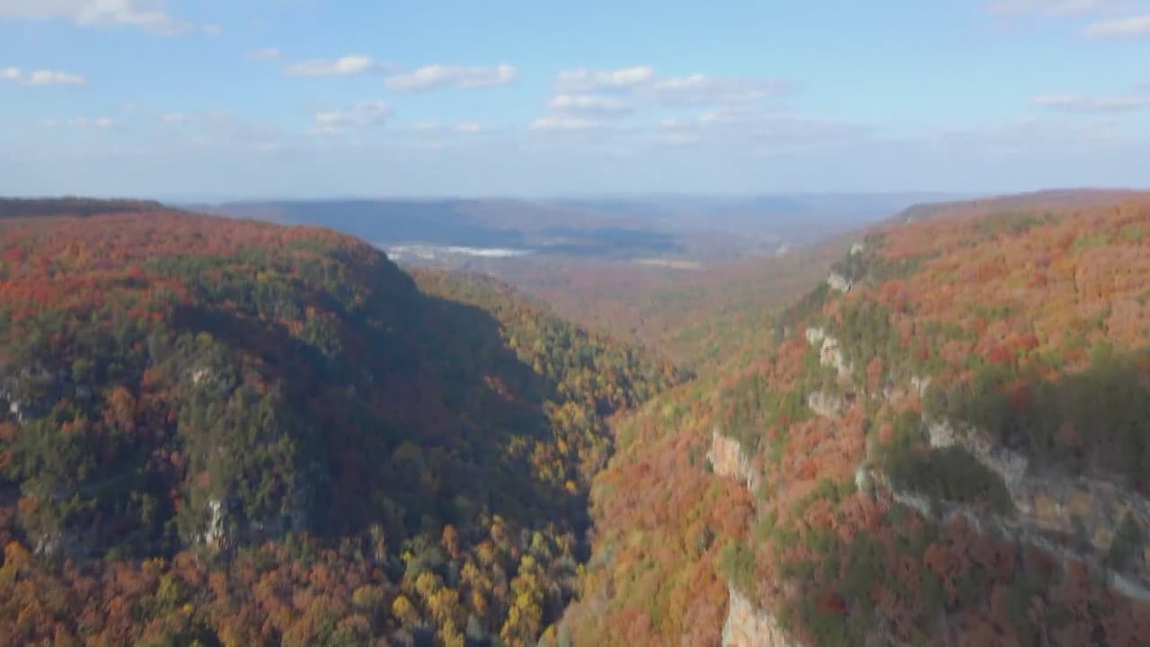 Y no podemos dejar de hablar del otoño sin recomendar una visita obligada al 
<b>Cloudland Canyon State Park</b>.