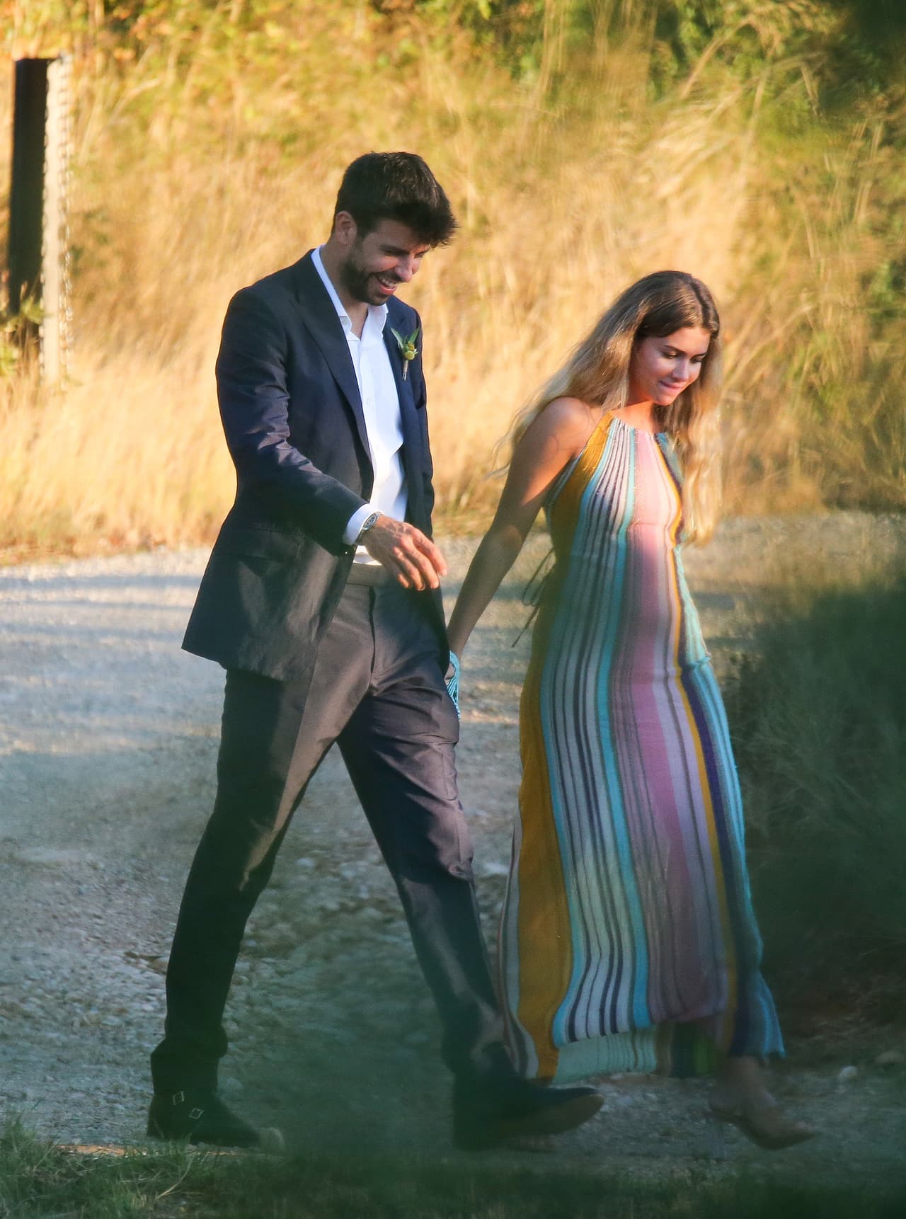 Ambas frases son parte de la analogía con la que ella acusa a su ex de haberla cambiado por otra mujer, 
<a href="https://www.univision.com/famosos/shakira-pique-clara-chia-marti-empresa-kosmos-hartos">Clara Chía Martí</a>. 
<br>