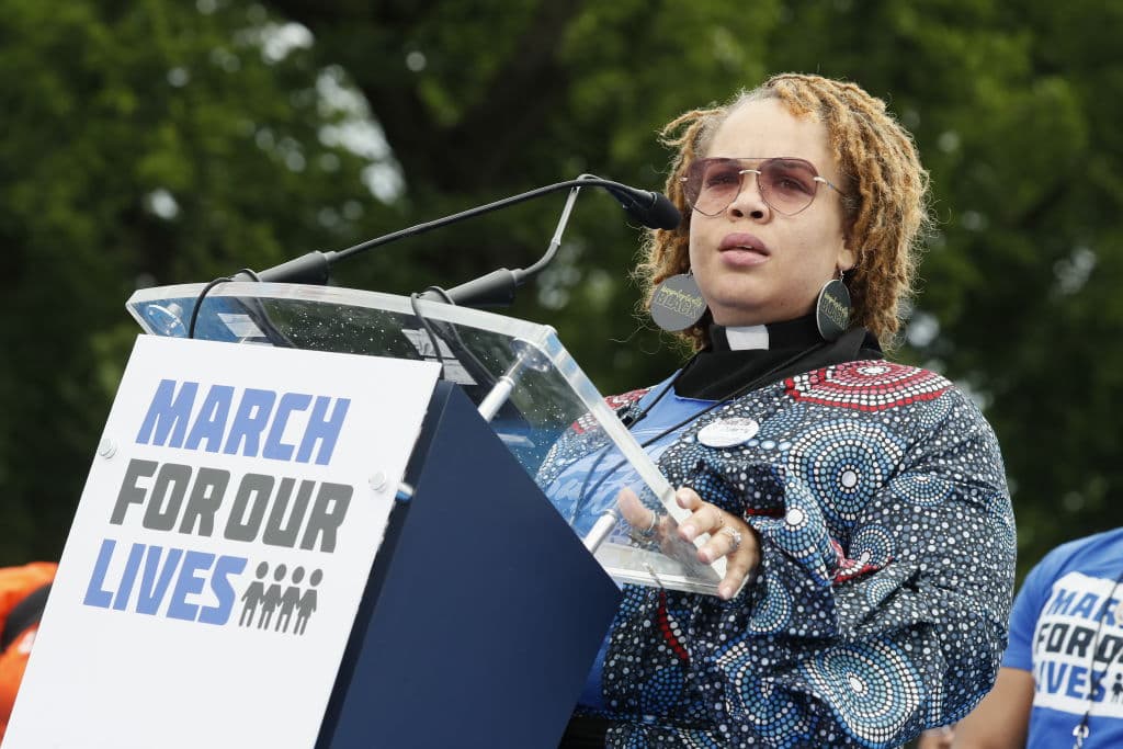 Tras la masacre de Parkland, el recién creado movimiento 'March for our Lives' presionó con éxito al gobierno republicano de Florida para que promulgara reformas radicales en el control de armas pero luego extendió sus demandas a todo el país y realizaron la gran manifestación del 24 de marzo de 2018 en Washington DC. Ahora, a raíz de los nuevos tiroteos, aseguran que es el momento adecuado para volver a presionar por un mayor control de armas.