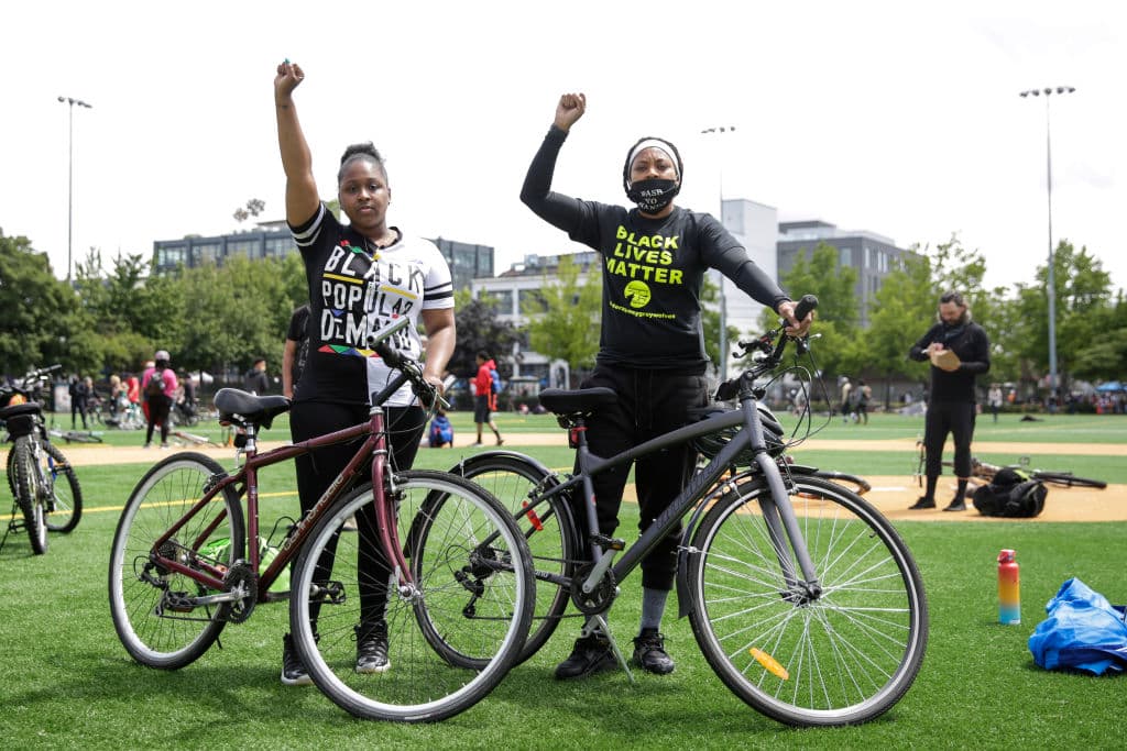 Jahtia B y Sheila Lambert, ambas residentes de Seattle, participaron en la 'Vuelta por la Justicia', otro evento celebrado en la CHAZ.