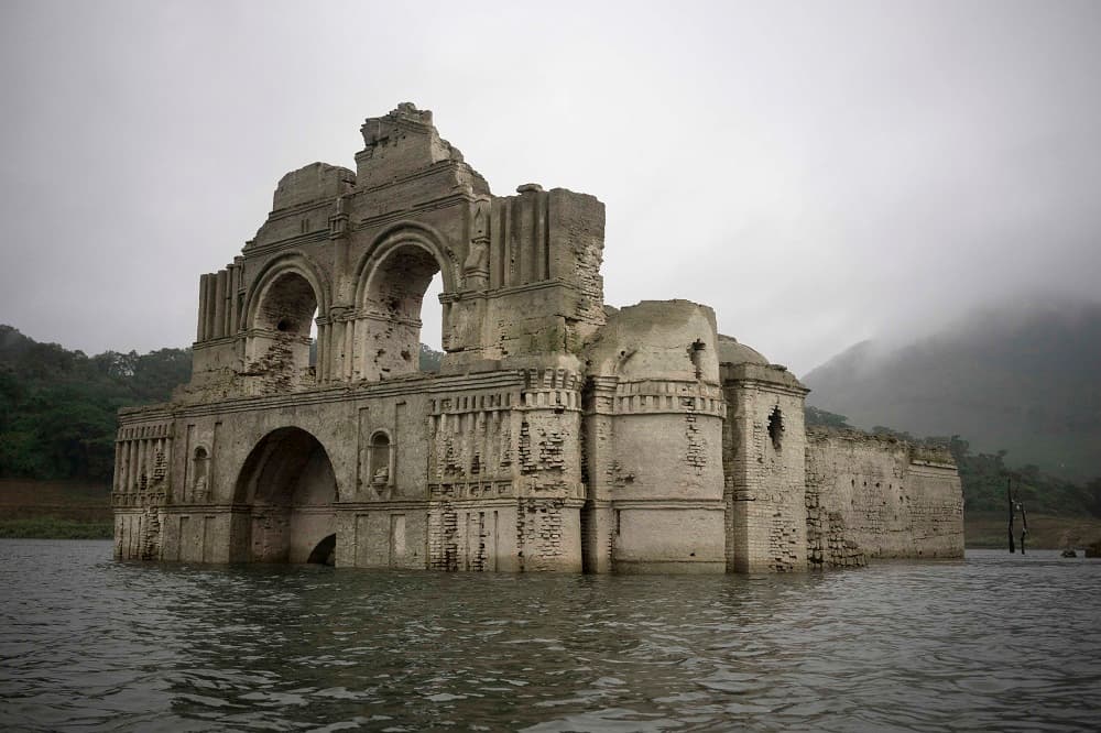 La iglesia que surgió de las aguas: un templo emerge en una presa en Chiapas por la sequía