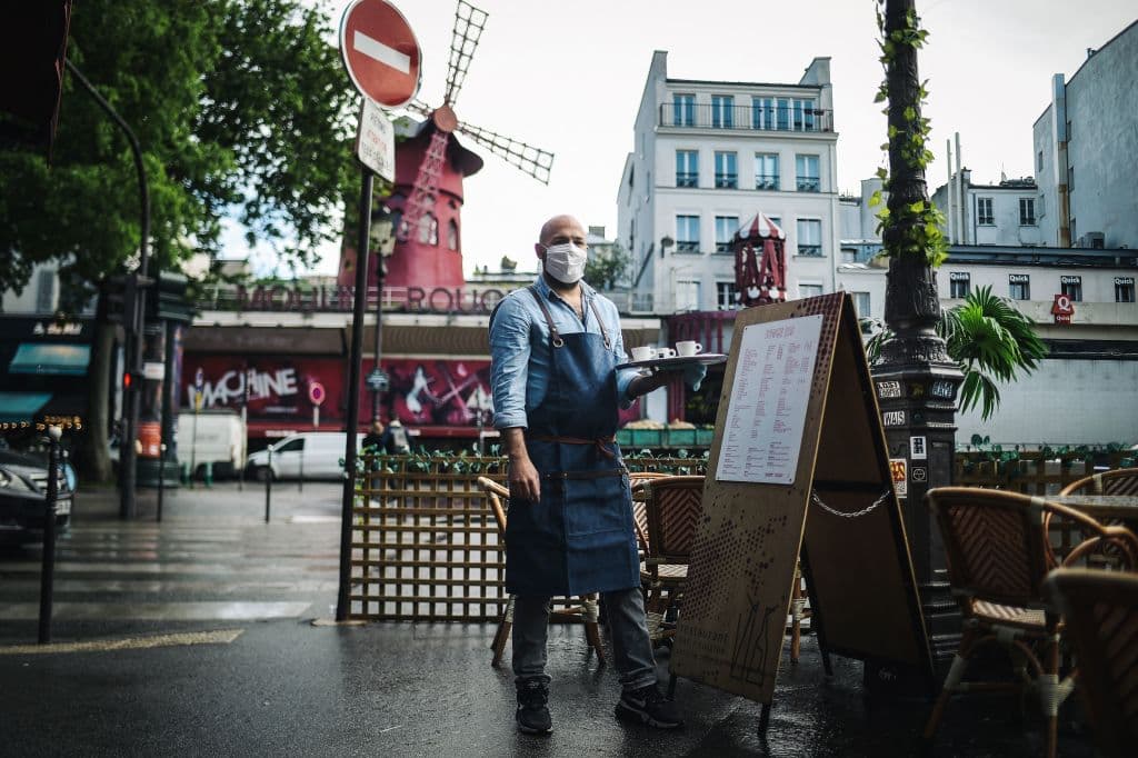 De este miércoles, los franceses comenzaron a volver a las terrazas, a visitar museos y al cine, tras 
<b>más de seis meses de restricciones</b> que buscaban frenar los 
<a href="https://www.univision.com/temas/coronavirus">contagios de covid-19</a> en el país.