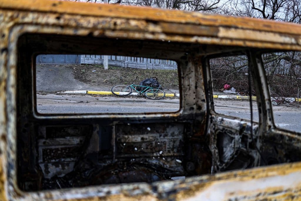 Las fuerzas rusas han comenzado a retirarse ampliamente del zonas al norte de Kiev, la capital, dejando atrás 
<b>un paisaje aterrador</b>. 
<b>Advertencia: las fotos que siguen pueden resultar muy sensibles para algunos lectores.</b>