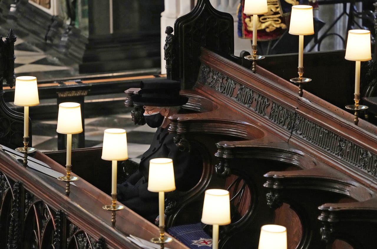La reina Isabel II durante el funeral de su esposo, el príncipe Felipe, el pasado 17 de abril de 2021. Felipe tenía 99 años y desde que Isabel asumió el trono tenía el título de príncipe consorte.