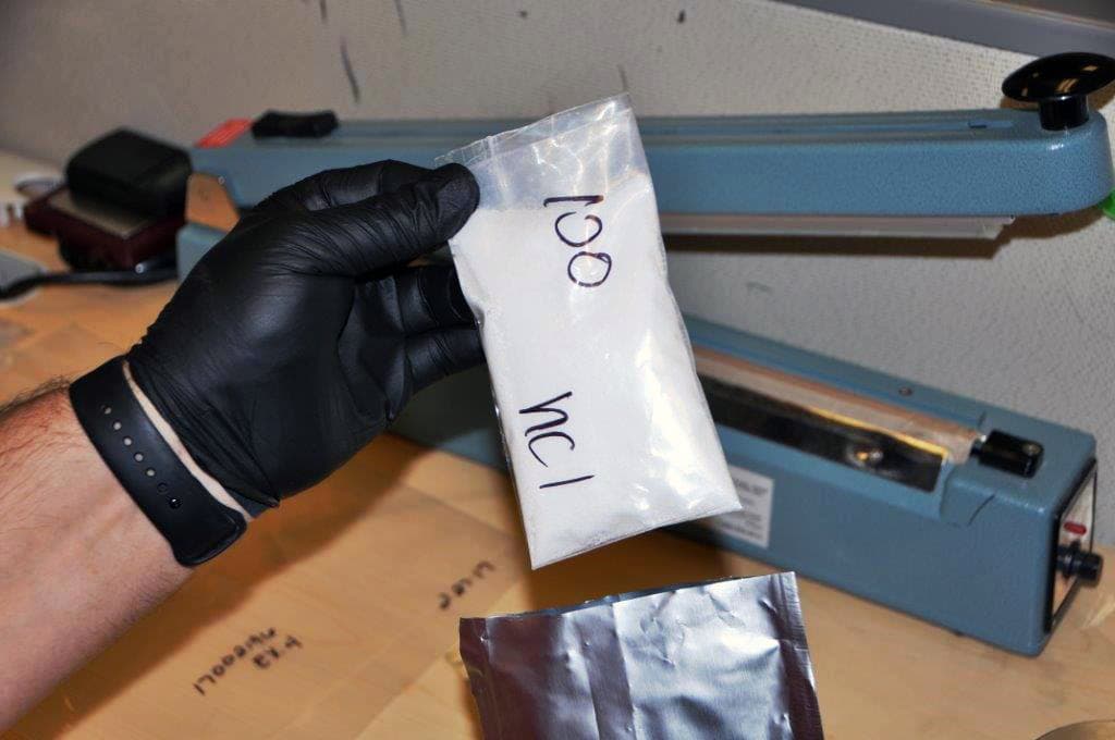 Entre 30,000 y 50,000 dosis saldrían de este paquete de fentanilo.