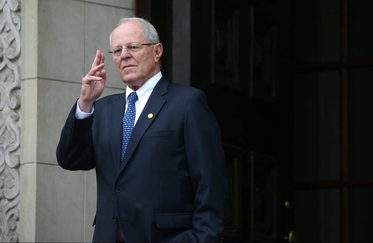 Kuczynski permanece en la presidencia de Perú tras un fallido intento de la oposición para destituirlo por presunta corrupción