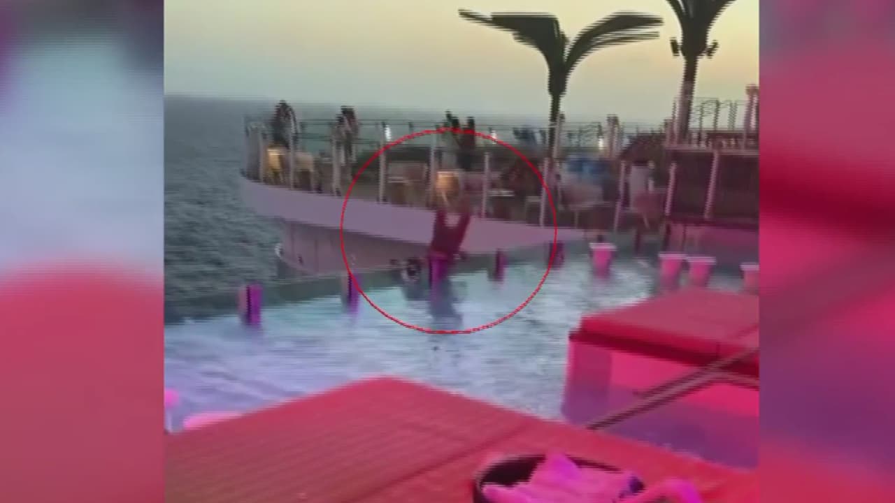 Muere tripulante de crucero que saltó por la borda tras apuñalar a una empleada