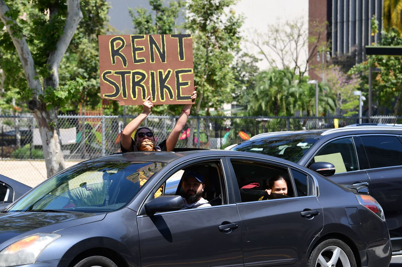 <b>Condado de Contra Costa.</b> La moratoria contra desalojos fue extendida hasta el 
<a href="https://www.contracosta.ca.gov/DocumentCenter/View/67175/Board-of-Supervisors-Extends-a-Modified-Eviction-Protection--Rent-Freeze-Ordinance-News-Release-5262020" target="_blank">30 de septiembre</a> y los inquilinos deberán pagar el monto total del adeudo por alquiler antes del 31 de enero de 2021.
