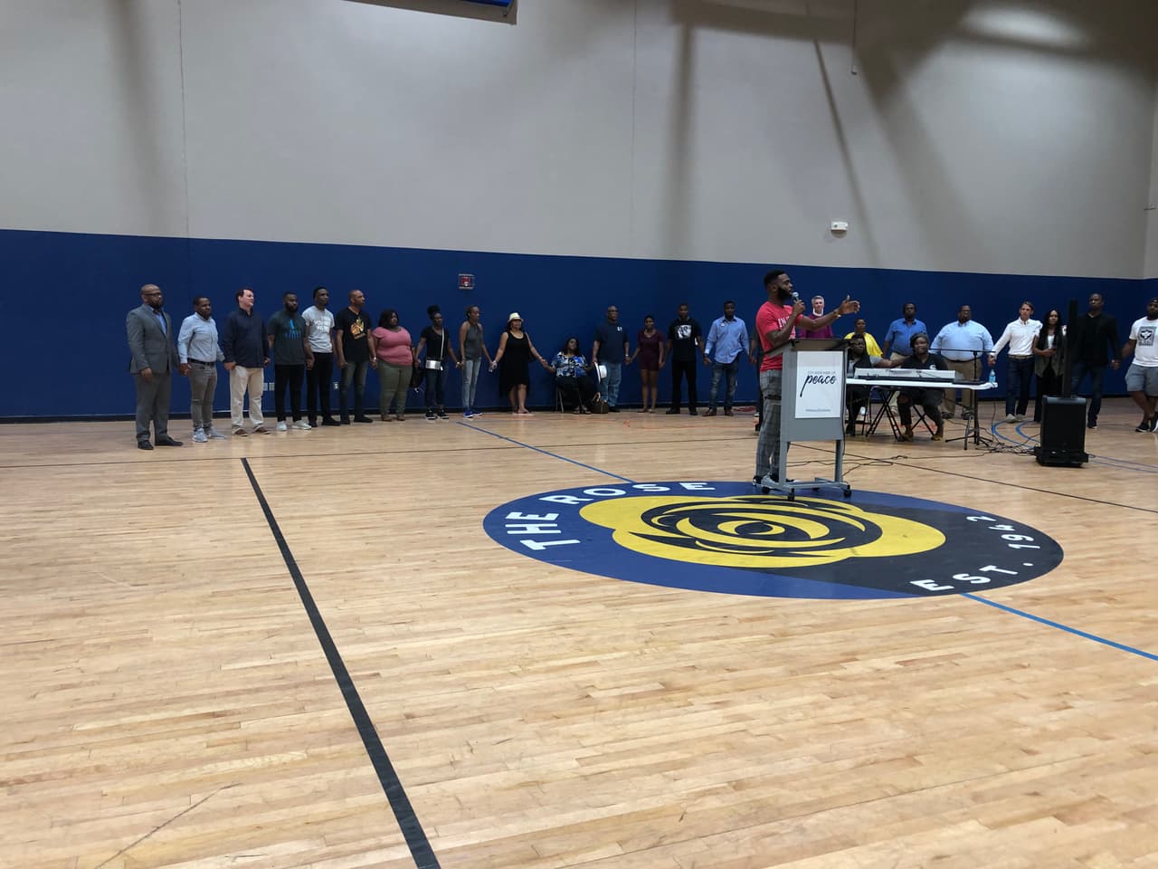 A lo largo de la semana de paz, los grupos comunitarios organizarán asambleas de oración en varios lugares de la ciudad. 
<br>