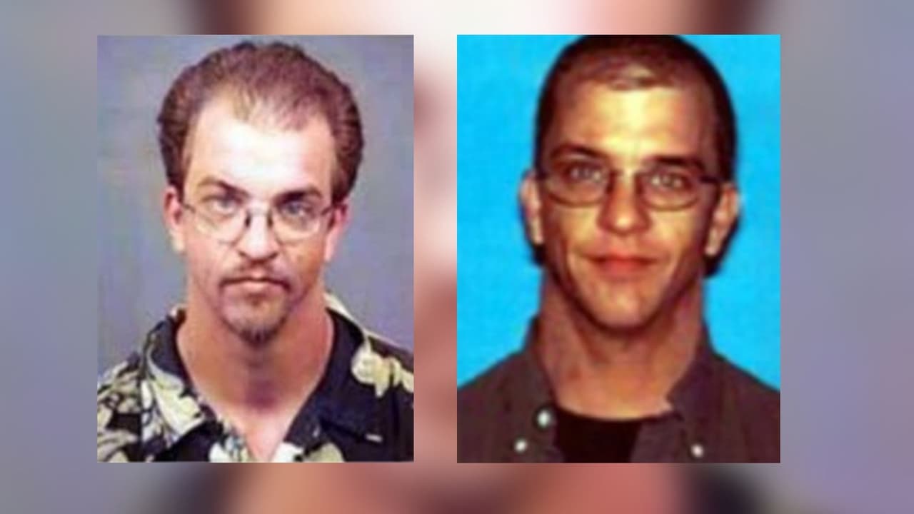 <b>Erik Kristian Moller,</b> un "
<b><a href="https://www.fbi.gov/wanted/cac/erik-kristian-moller" target="_blank">abusador de menores condenado</a></b>" es buscado por no comparecer por sentencia en San Luis Obispo, California, en 2003. Moller pudo haber viajado de Miami, Florida a Puerto Plata, República Dominicana, en 2003. Moller también se sabe que tiene lazos con Dinamarca. Tiene ojos azules, cabello rubio, de estatura 5'10'' y con 140 libras de peso.
<br>
<b>Historial criminal: </b>
<br>"Entre los años 1997 y 2000, Moller fue confiado para cuidar de su víctima femenina, casi una vez por semana mientras ella tenía 10 a 14 años. Le dio a la niña drogas y/o alcohol antes de los abusos. El 18 de diciembre de 2002, Moller fue condenado por dos cargos de acto lascivo contra un niño. Moller fue puesto en libertad bajo fianza hasta la sentencia", explica el FBI. 
<br>El 19 de marzo de 2003, se emitió una orden de arresto por delito grave después de no comparecer. El 24 de abril de 2003, Moller fue acusado federalmente de fuga ilegal.