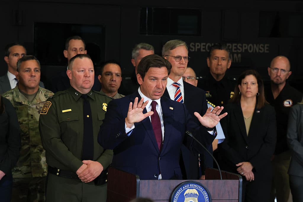 <b>Redada masiva en Florida:</b>1,120 arrestos en una semana como parte de la "Operación ola gigante", considerada la mayor operación de este tipo desde 2003.