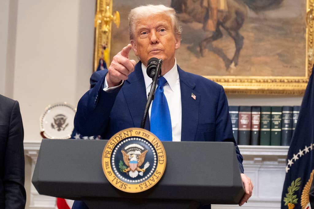 Últimas noticias de Trump EN VIVO | Trump firma un decreto para bajar los precios de algunos medicamentos