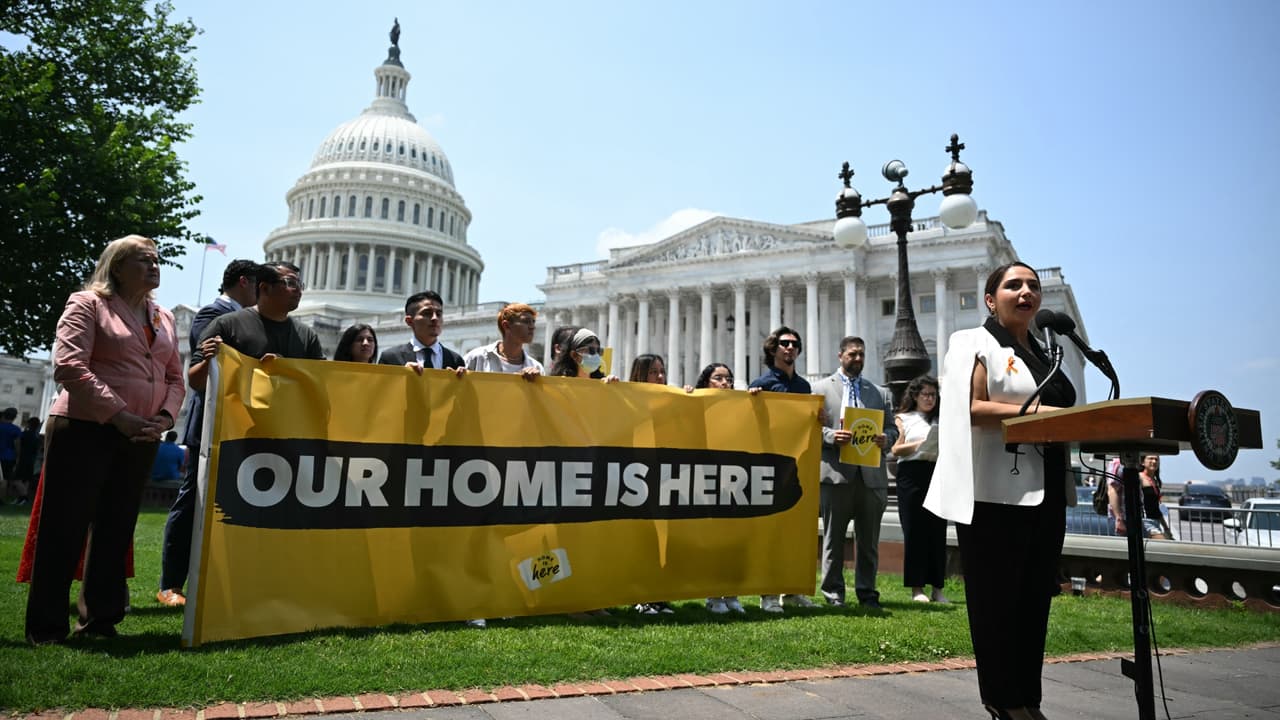 ¿Beneficiarios del programa DACA corren riesgo de ser deportados? Un abogado explica