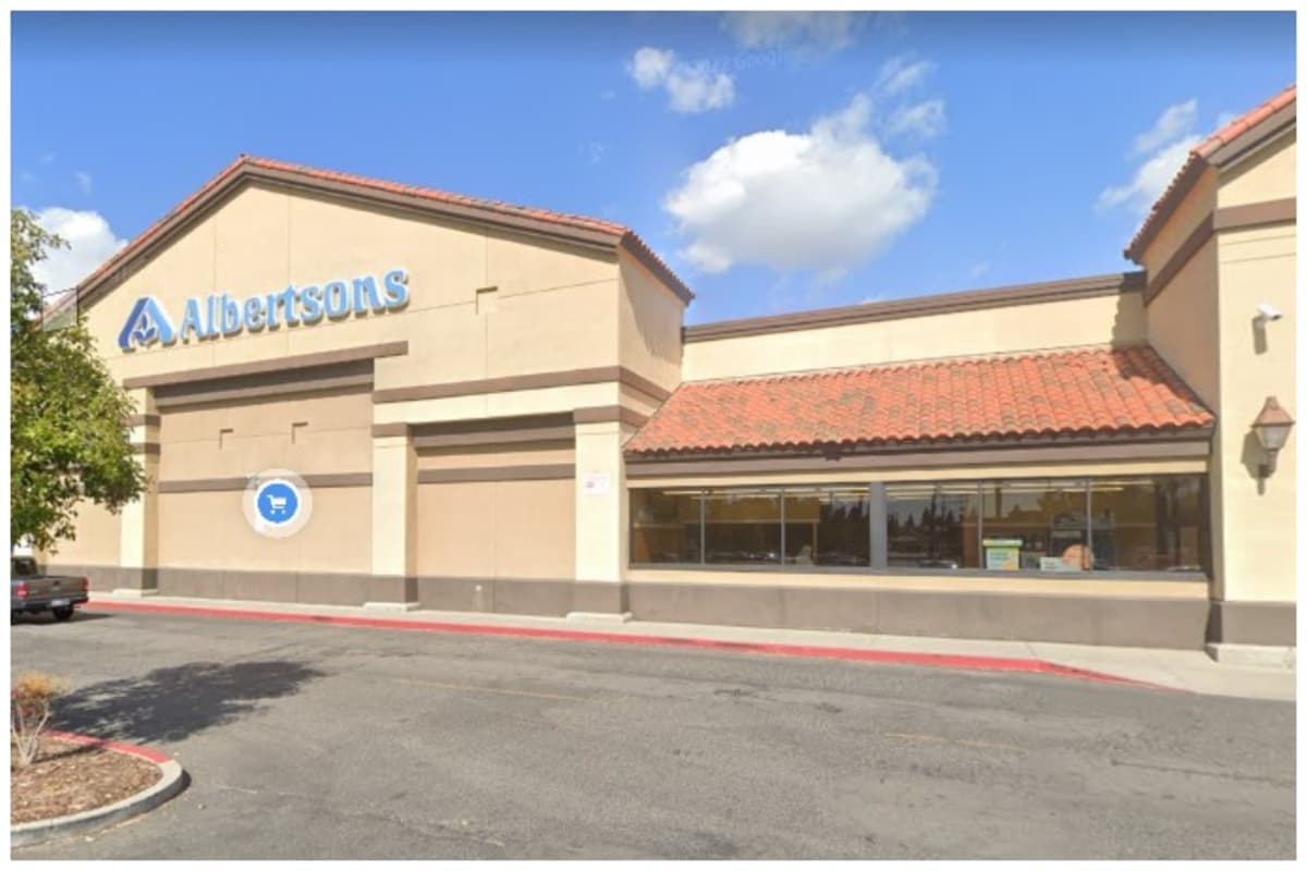 Un hombre identificado como Victorio Márquez Jr de 38 años, entró a la tienda Albertsons para robar varios artículos.
