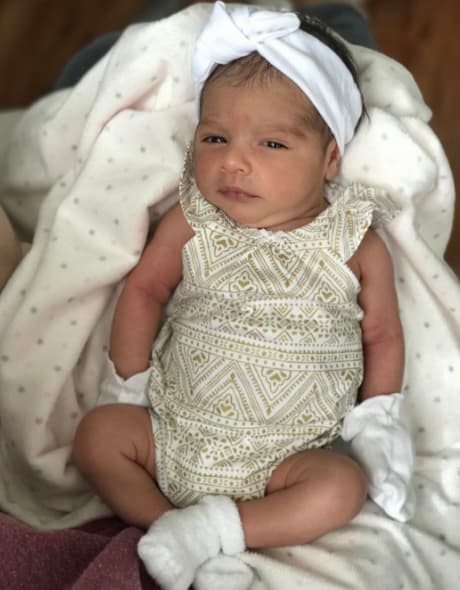 Llegó el mes de marzo, Amaia se parece cada día más a su hermosa mamá.