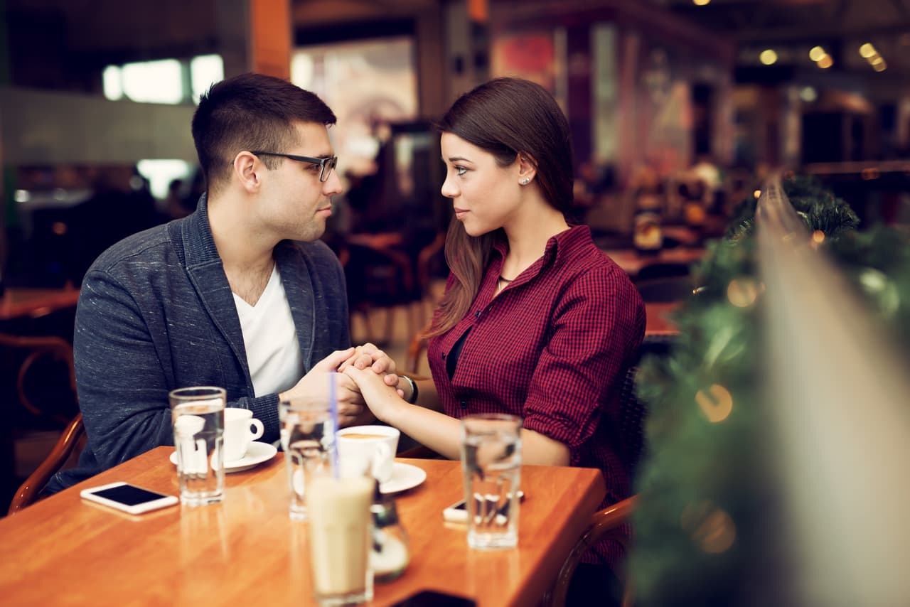 Por eso, cuando van a mentir en una situación que consideran necesario hacerlo, estudian mucho a su interlocutor y van observando sus reacciones para ir modificando su discurso a medida que noten en el mismo expresiones de incredulidad o signos que se está poniendo en duda lo que dicen. Debido a su naturaleza maternal y sensible pueden llegar a llorar si se ven descubiertos.