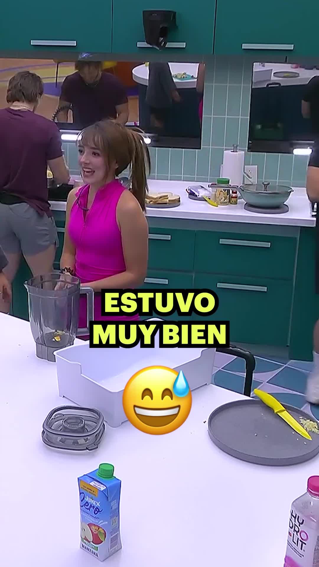 Los mayores de acercaron ÉPICAMENTE a la cocina a supervisar