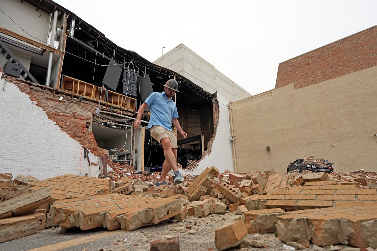 Muerte, cortes de luz y desastre: tras destructiva tormenta, el sur de Texas enfrenta peligrosas altas temperaturas