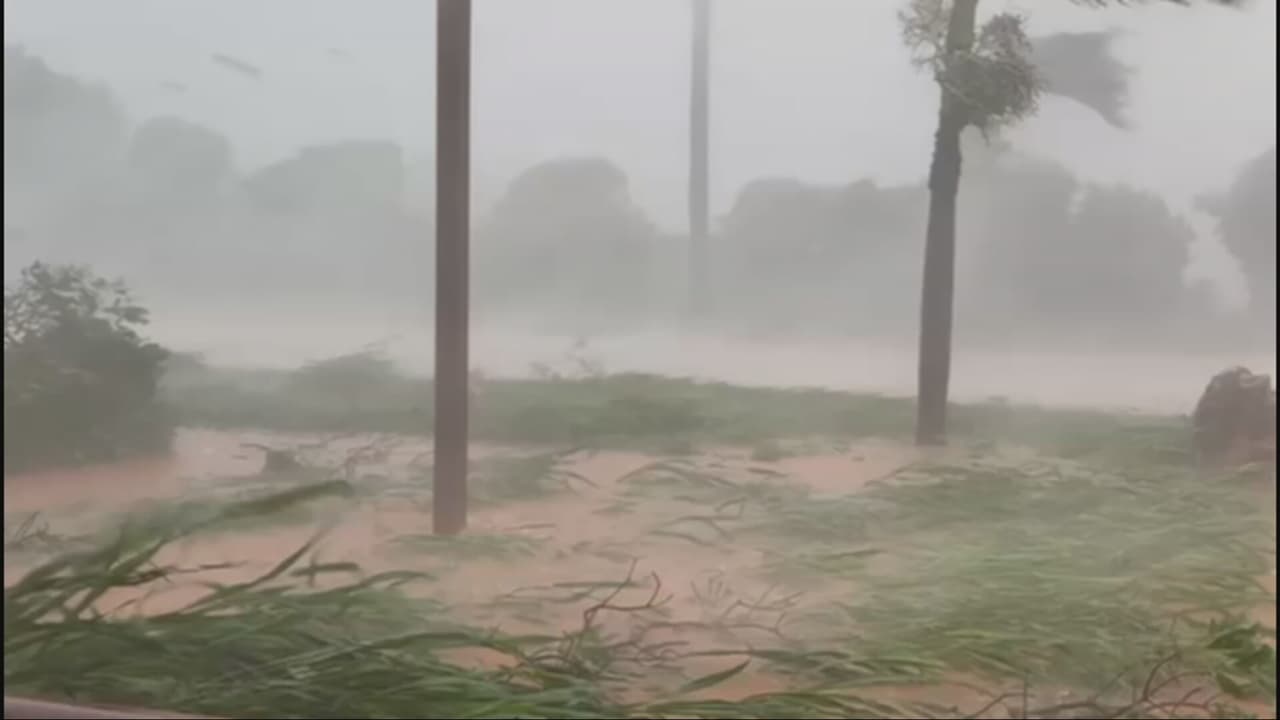 Así mismo, 13,000 personas fueron evacuadas en Pinar del Río. Y miles más en otras provincias de occidente. 
<br>