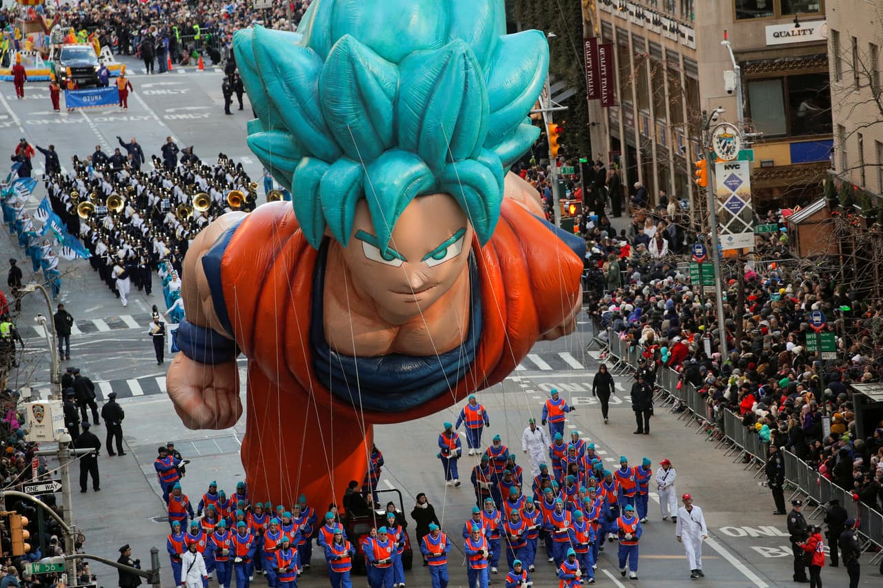 Goku, de Dragon Ball, regresa una vez más, con su imponente figura. Es uno de los 16 personajes que participan en el desfile.