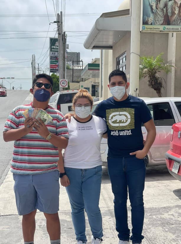 James logró concretar la venta del paquete de bodas.