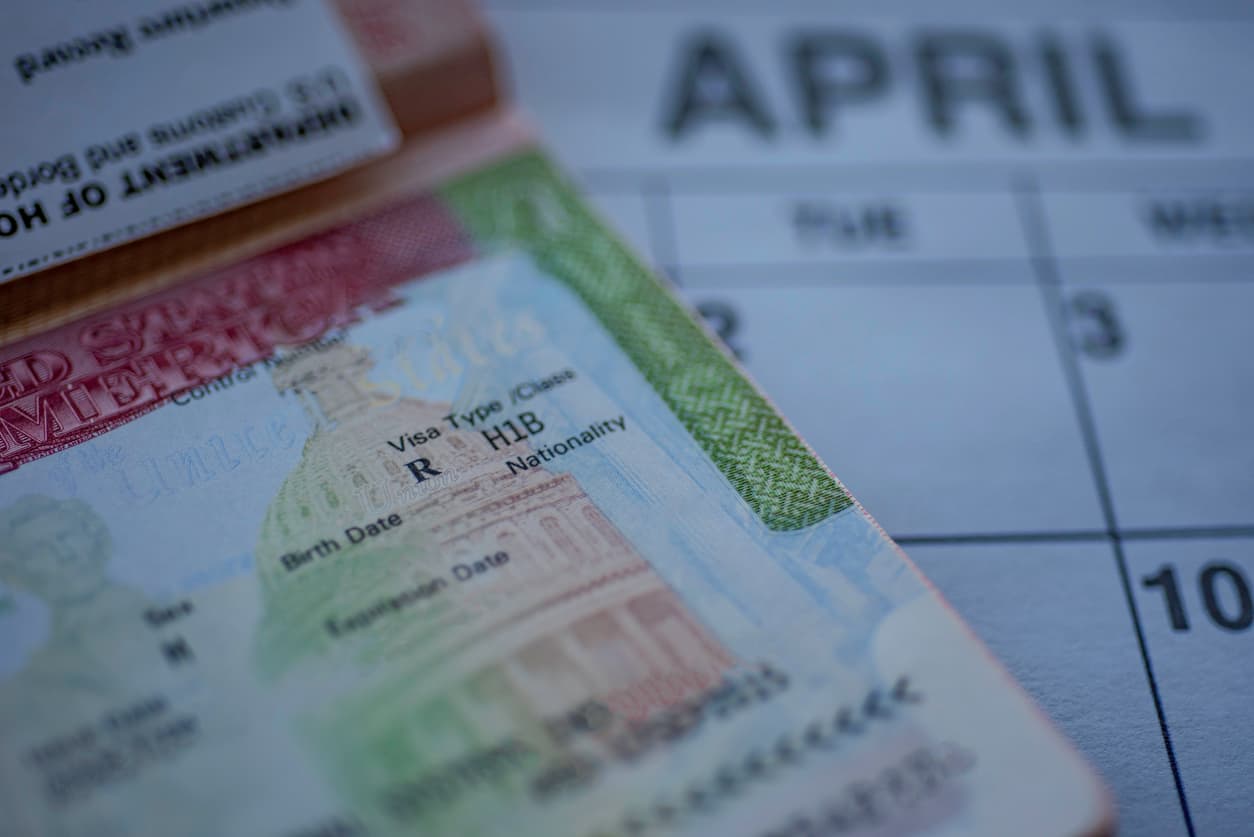 <b>Honduras</b>
<br>
<br>Necesitan acudir con pasaporte vigente, número de petición válido y el comprobante de pago de la solicitud de visa con costo de $190 dólares.