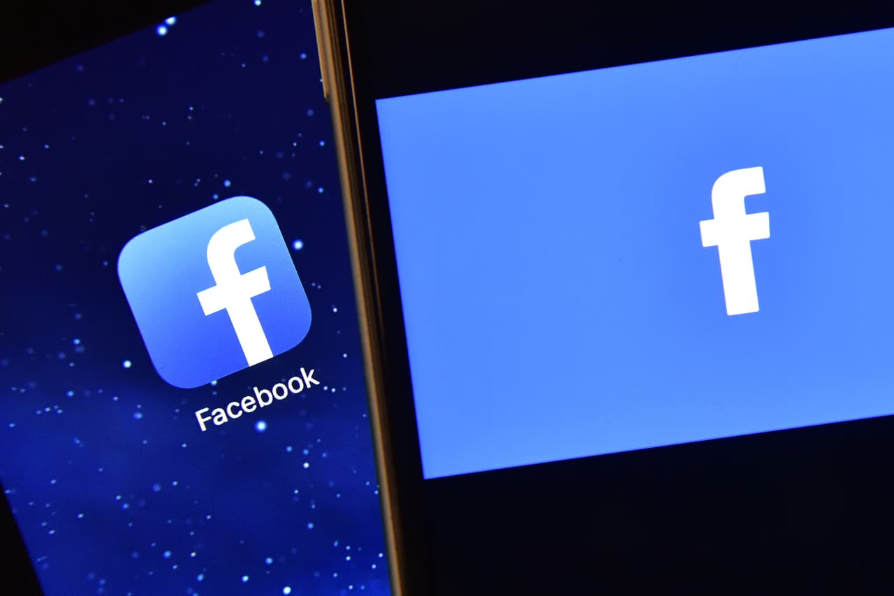 <h3 class="cms-H3-H3">5. Facebook</h3>
<br>
<br>Una de las redes sociales más afamadas de todo el mundo, fundada por Mark Zuckenberg, 
<b>requiere también del 82% de la capacidad del smartphone. </b>
<br>