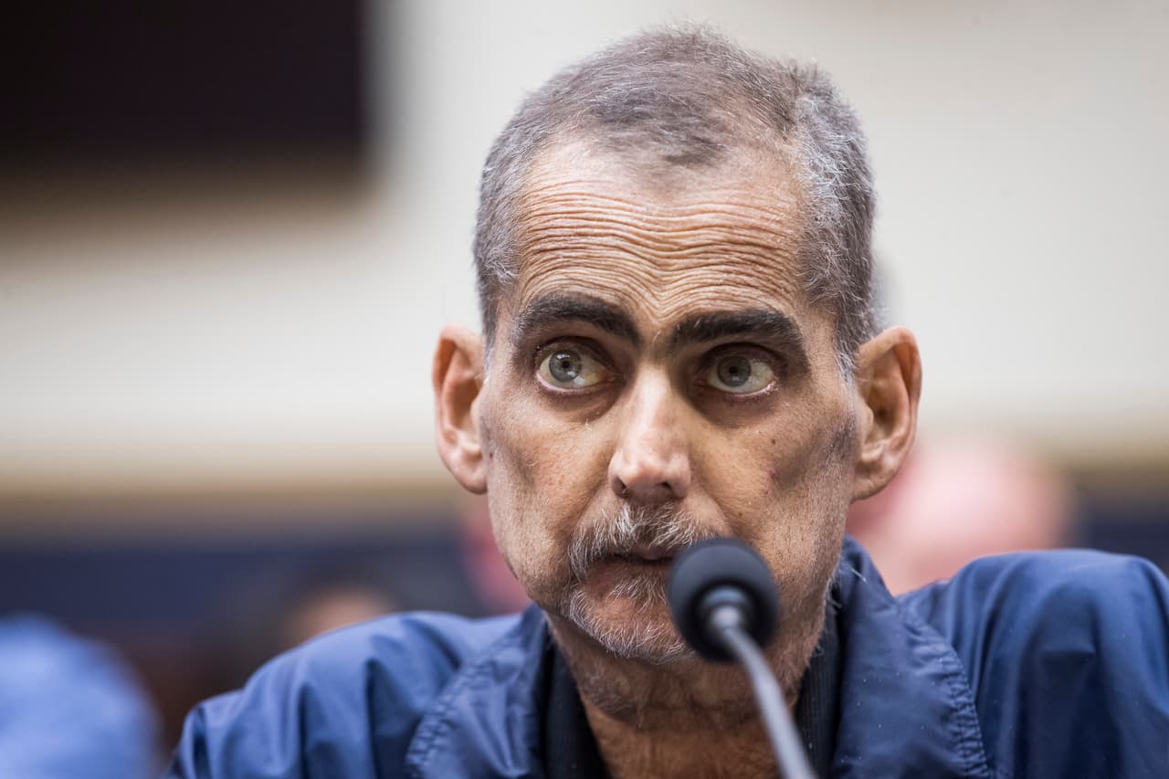 Álvarez testificó durante una audiencia del Comité Judicial de la Cámara sobre la reautorización del Fondo de Compensación de Víctimas del 11 de septiembre en el Capitolio el 11 de junio de 2019 en Washington, DC, solo días antes de su muerte.